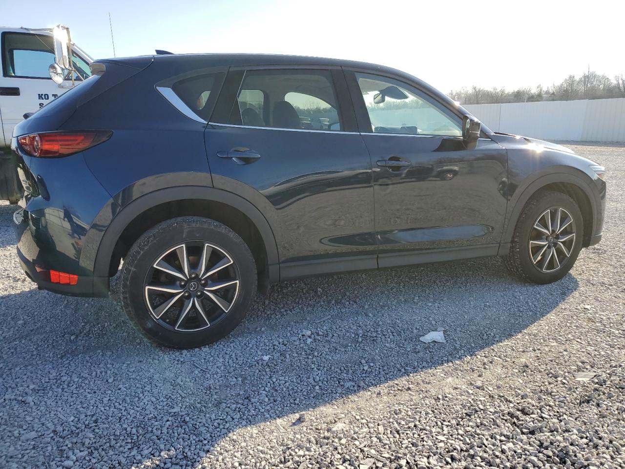 2017 Mazda Cx-5 Grand Touring VIN: JM3KFBDL4H0185793 Lot: 42438194