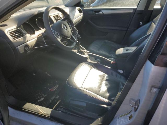  VOLKSWAGEN JETTA 2017 Серебристый