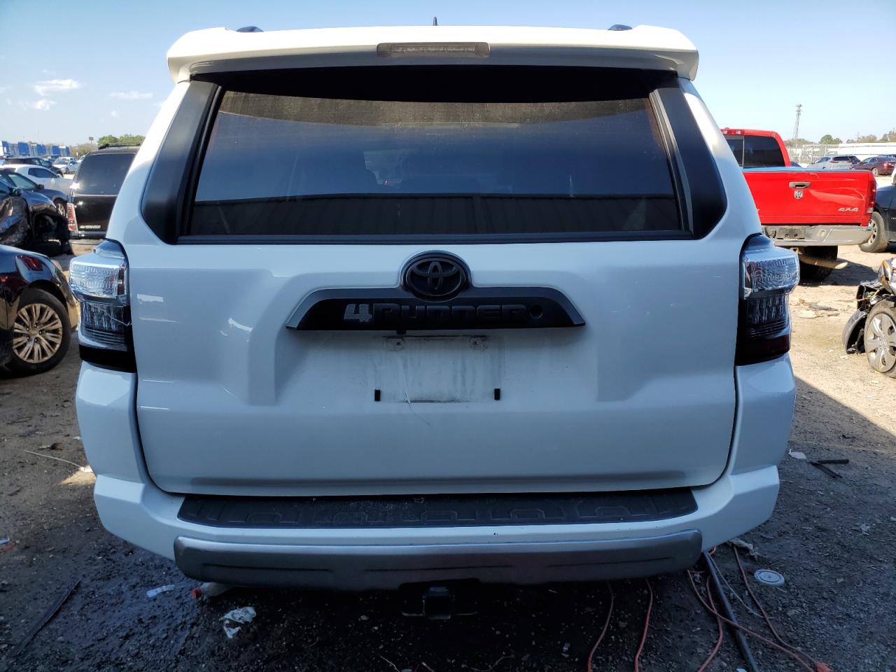 JTEBU5JR8K5702253 2019 Toyota 4Runner Sr5