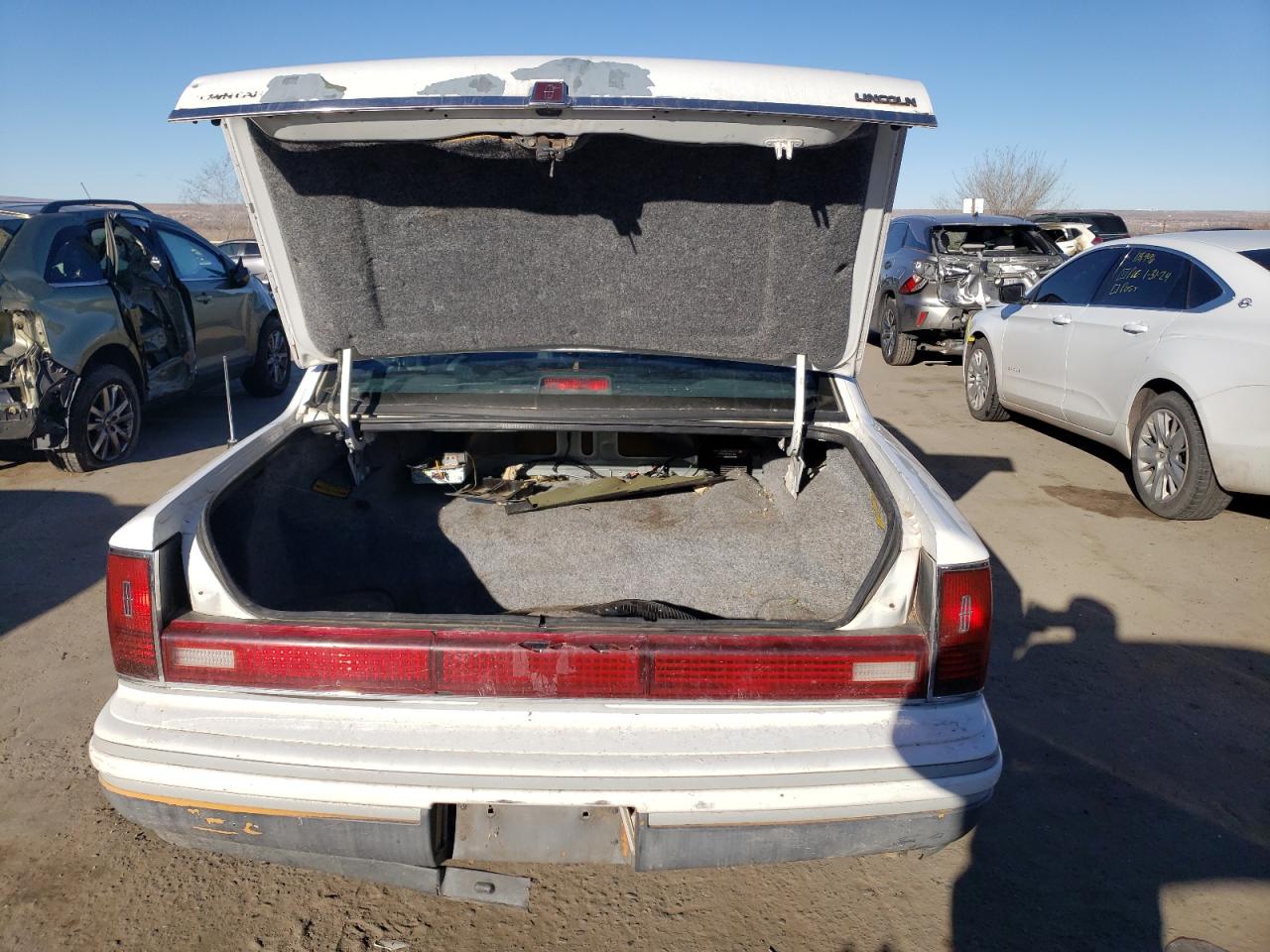 1993 Lincoln Town Car Signature VIN: 1LNLM82W2PY613729 Lot: 75395294