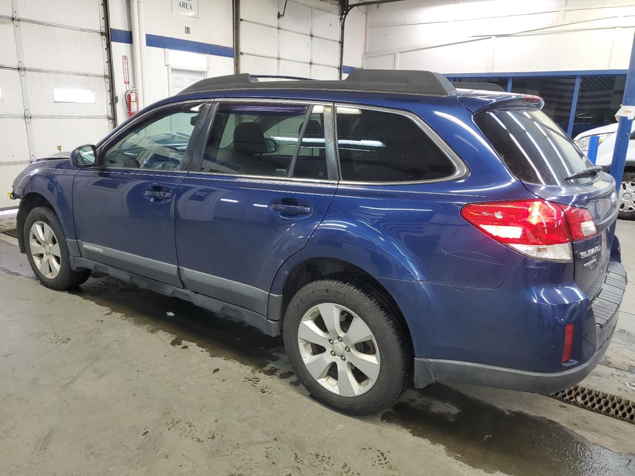 2011 Subaru Outback 2.5I Premium VIN: 4S4BRBGC0B3365141 Lot: 43008704