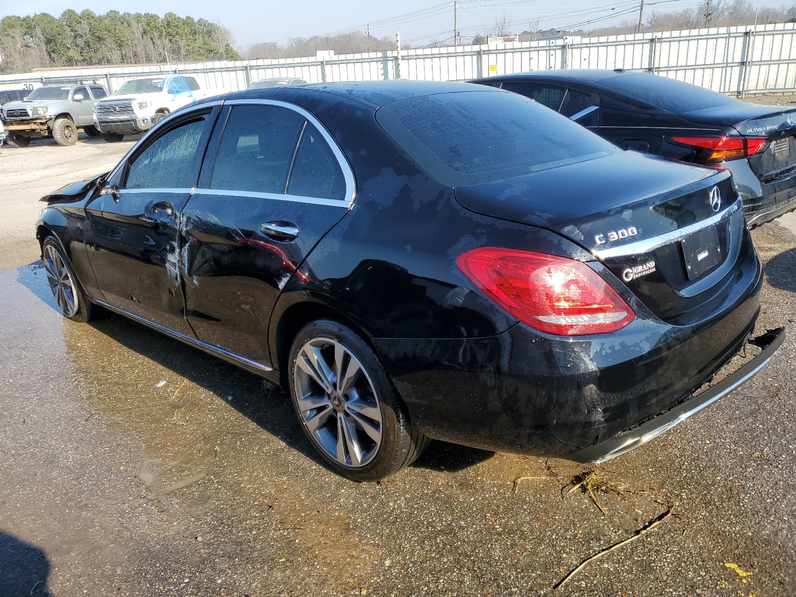 2018 Mercedes-Benz C 300 4Matic vin: 55SWF4KB4JU263608