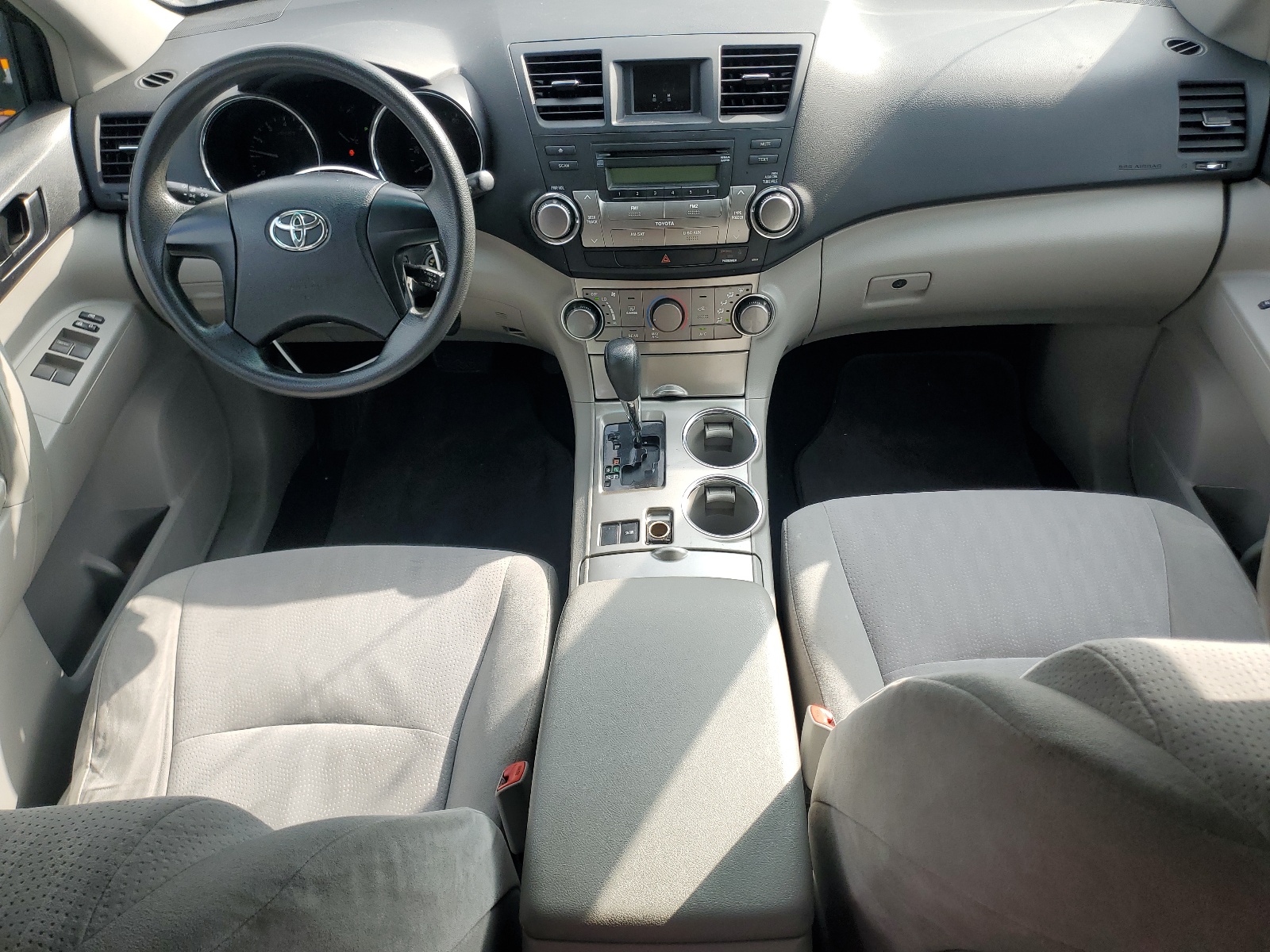 5TDZA3EH2BS011893 2011 Toyota Highlander Base