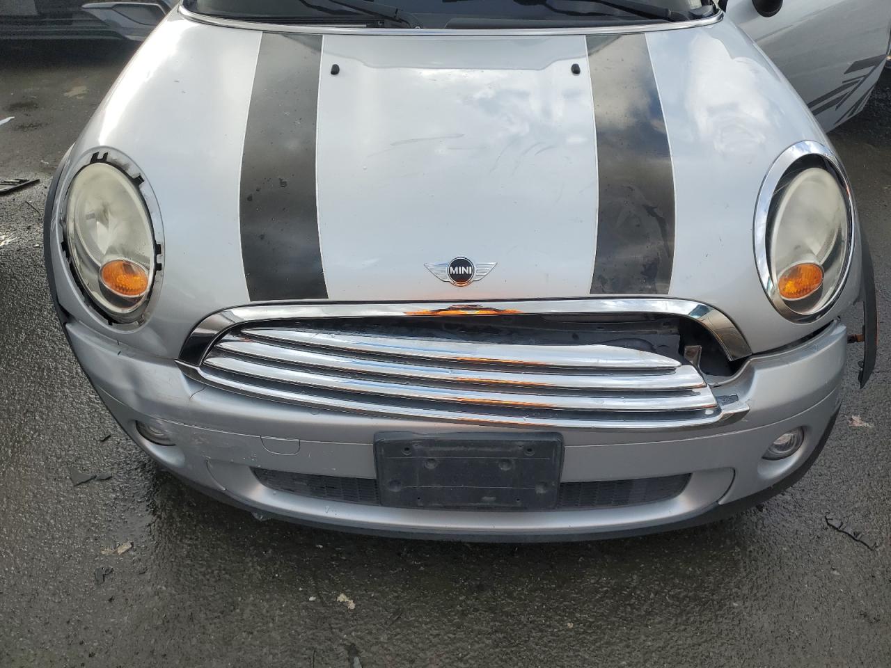 2010 Mini Cooper VIN: WMWMF3C54ATZ24642 Lot: 40553684