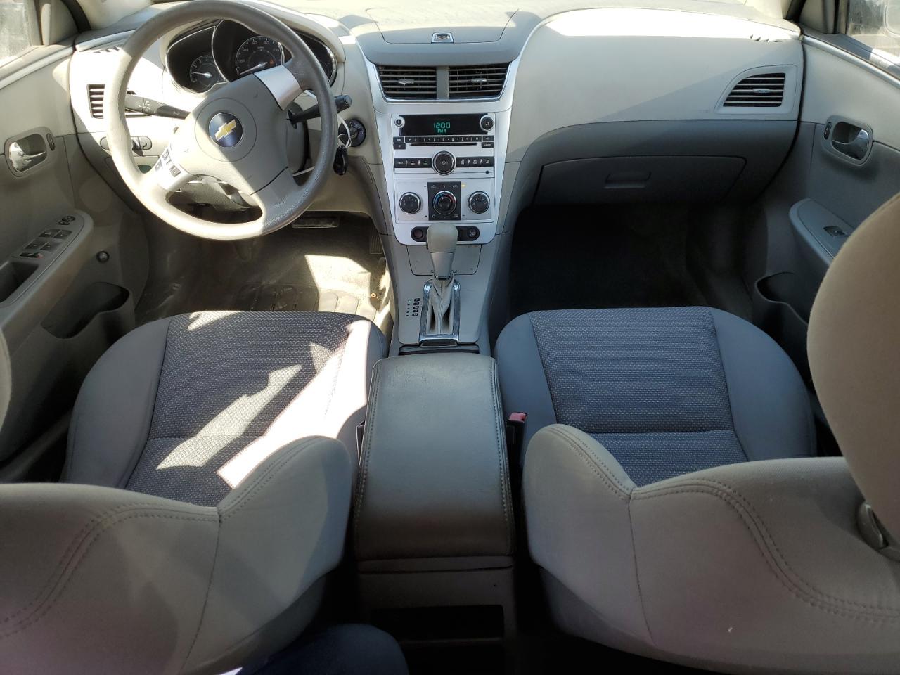 2011 Chevrolet Malibu - Image 8