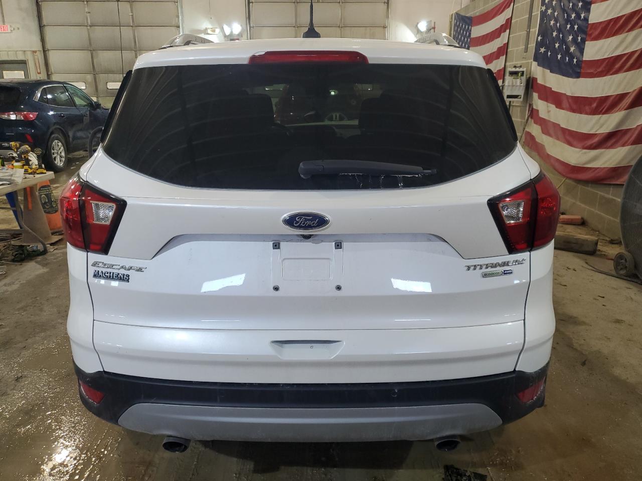 1FMCU9J97KUC37529 2019 Ford Escape Titanium