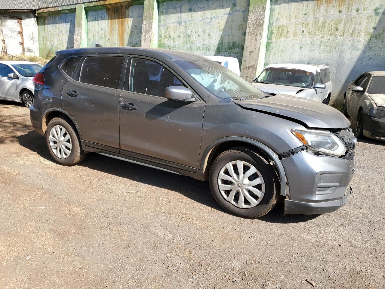 2017 Nissan Rogue S VIN: JN8AT2MT7HW394556 Lot: 40654104