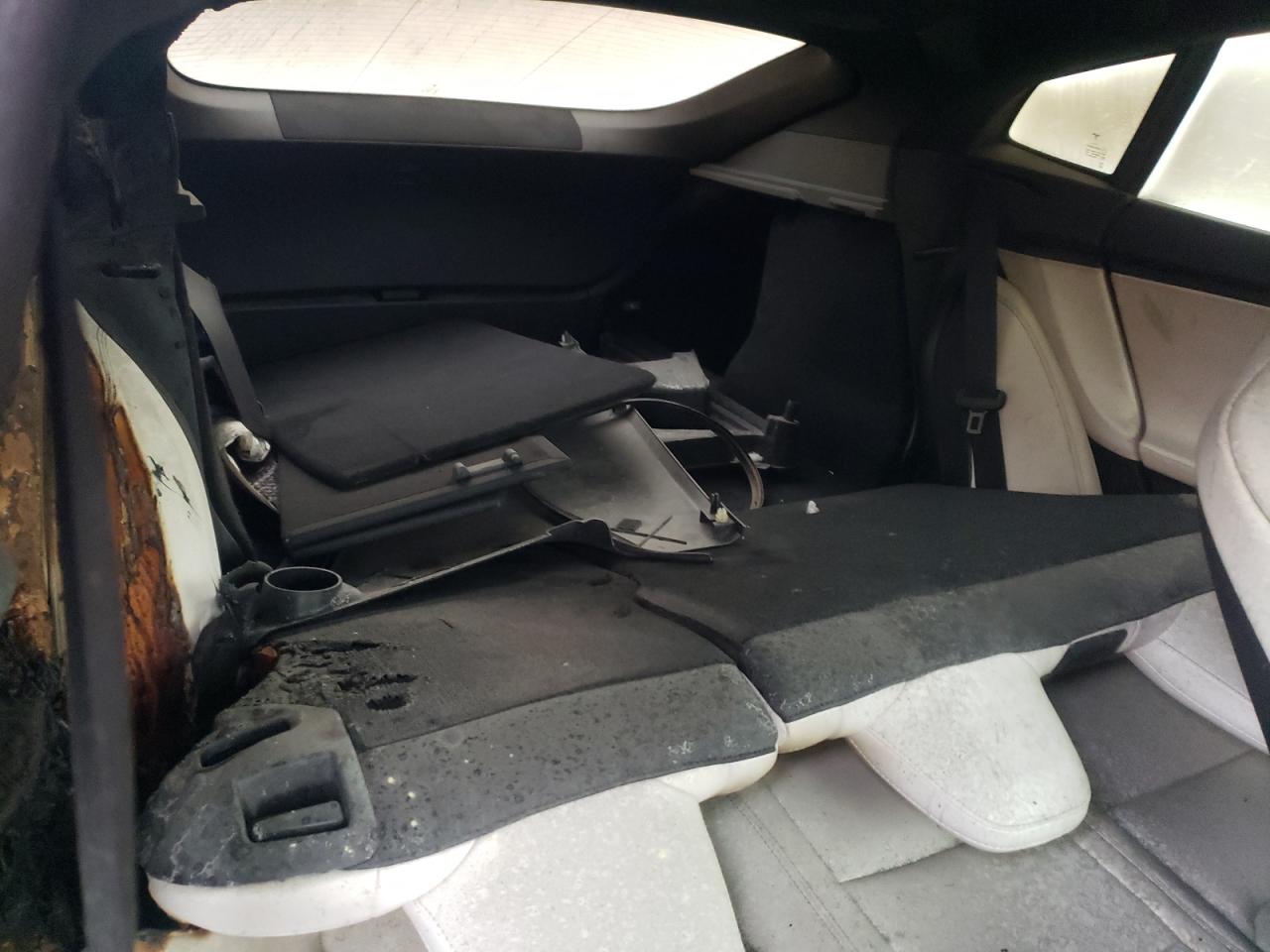 2018 Tesla Model S VIN: 5YJSA1E44JF272979 Lot: 43403914