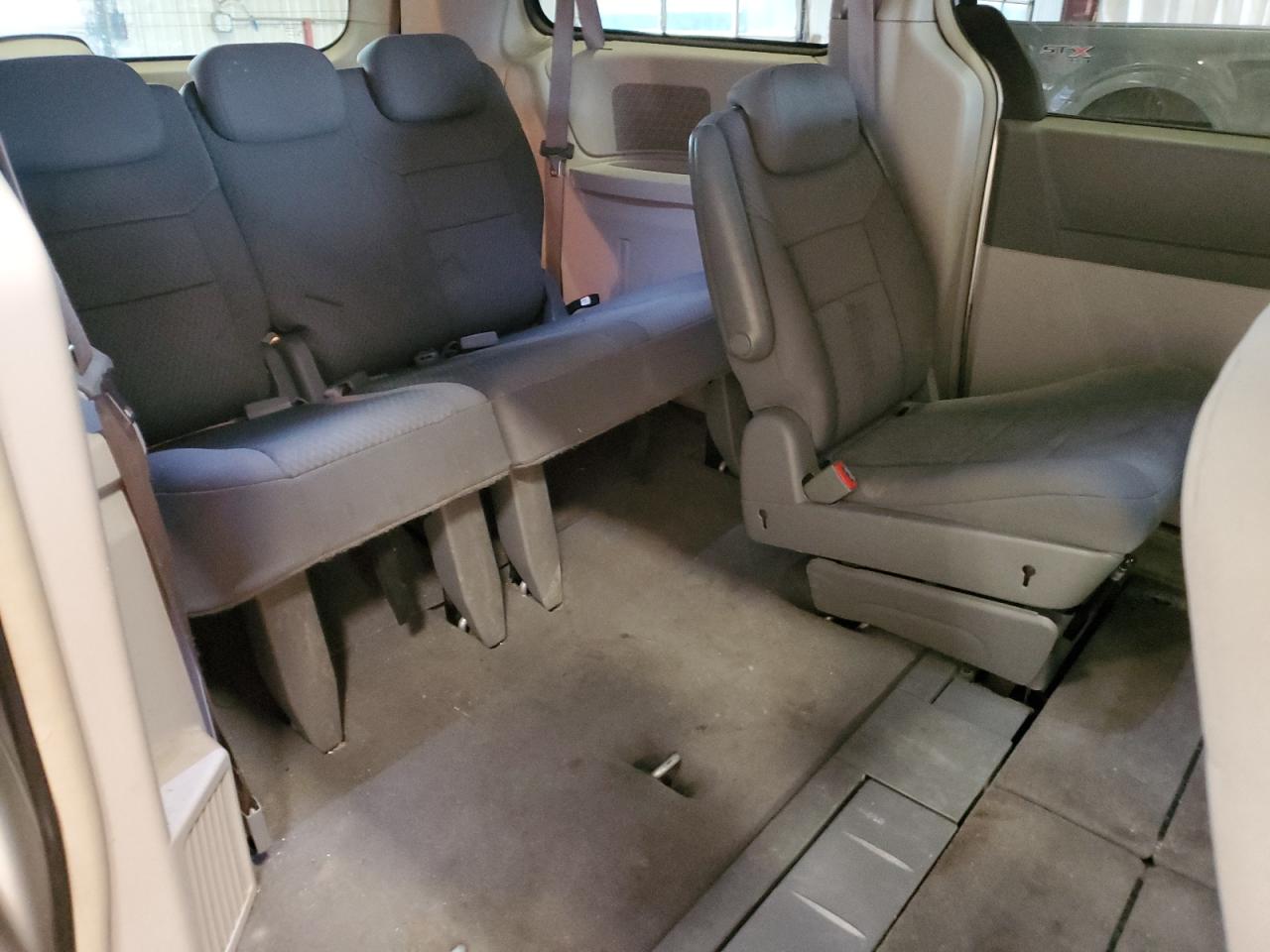 2010 Chrysler Town & Country Touring VIN: 2A4RR5D16AR373848 Lot: 44188094