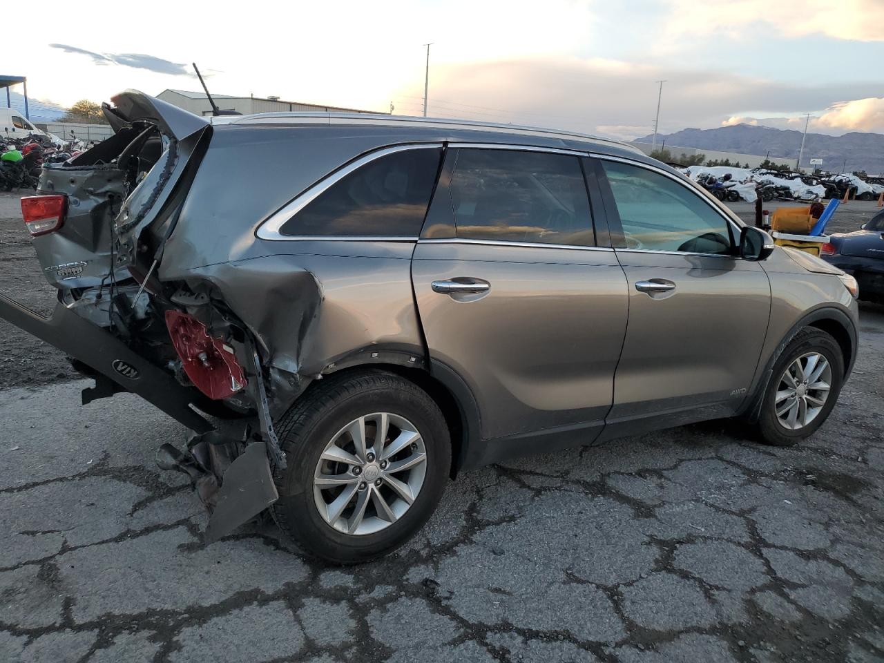 VIN 5XYPGDA37GG148726 2016 KIA SORENTO no.3