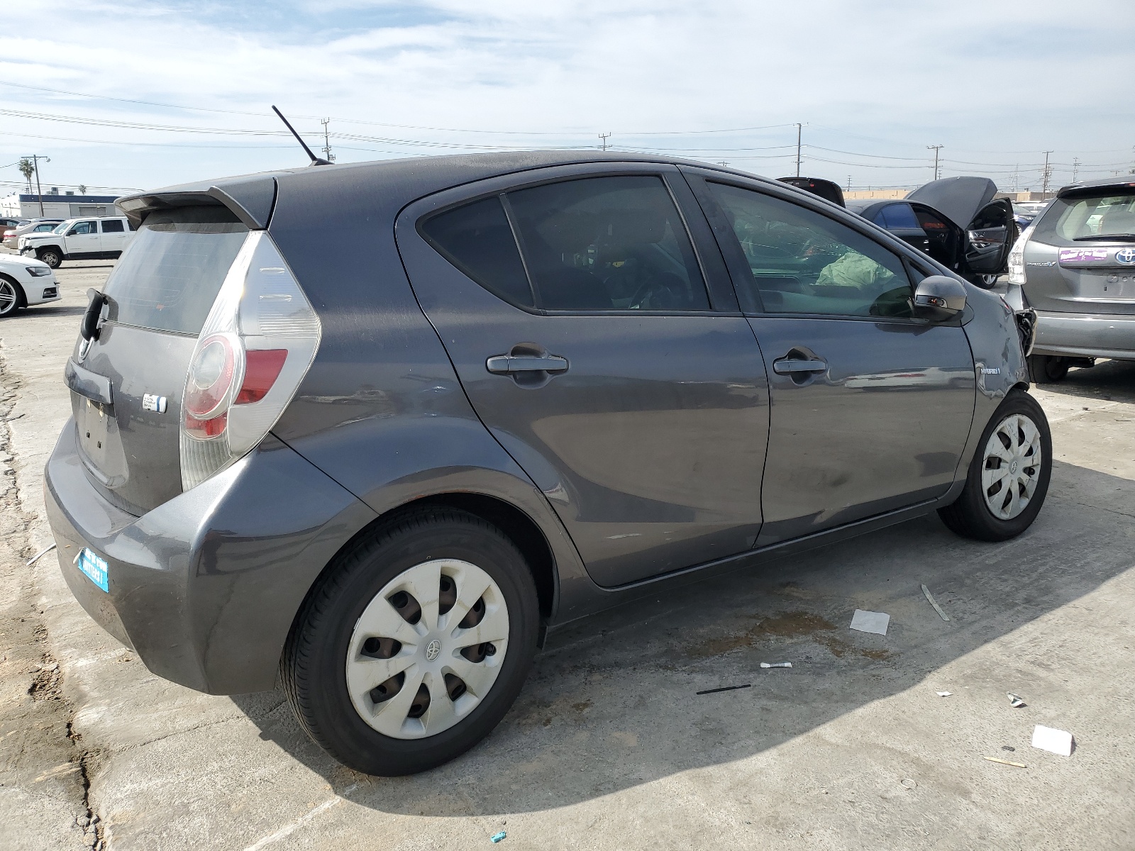 2012 Toyota Prius C vin: JTDKDTB32C1517031