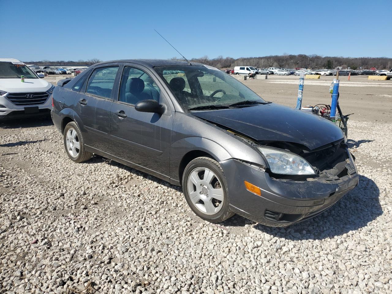 2005 Ford Focus Zx4 VIN: 1FAFP34N05W300273 Lot: 44596474