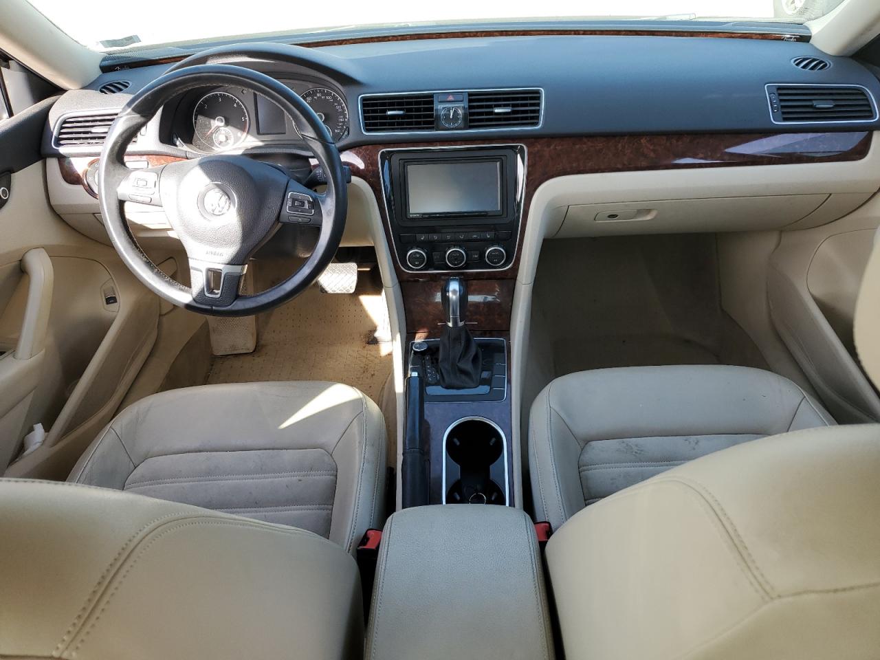 2013 Volkswagen Passat Sel VIN: 1VWCN7A31DC141743 Lot: 44342904