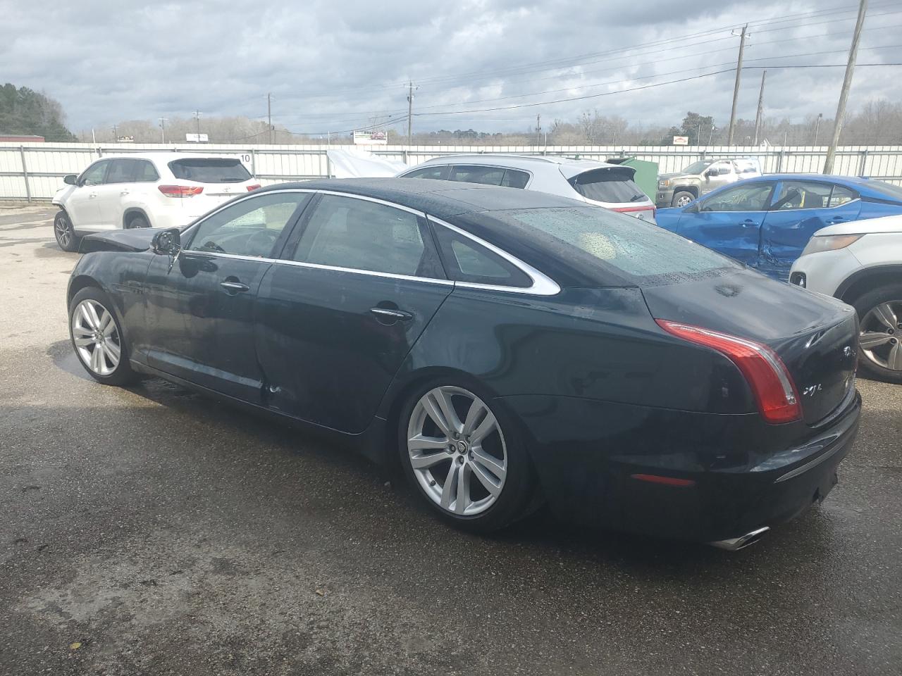 2011 Jaguar Xjl VIN: SAJWA2GB2BLV01811 Lot: 43300154