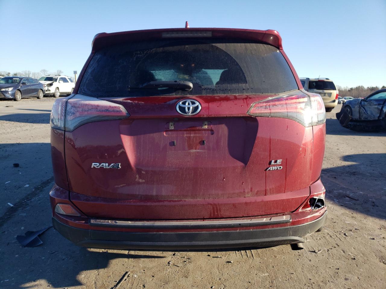 2018 Toyota Rav4 Le VIN: 2T3BFREV7JW792175 Lot: 43523744