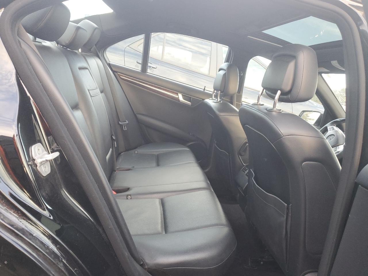 2013 Mercedes-Benz C 300 4Matic VIN: WDDGF8AB1DR260376 Lot: 41398394