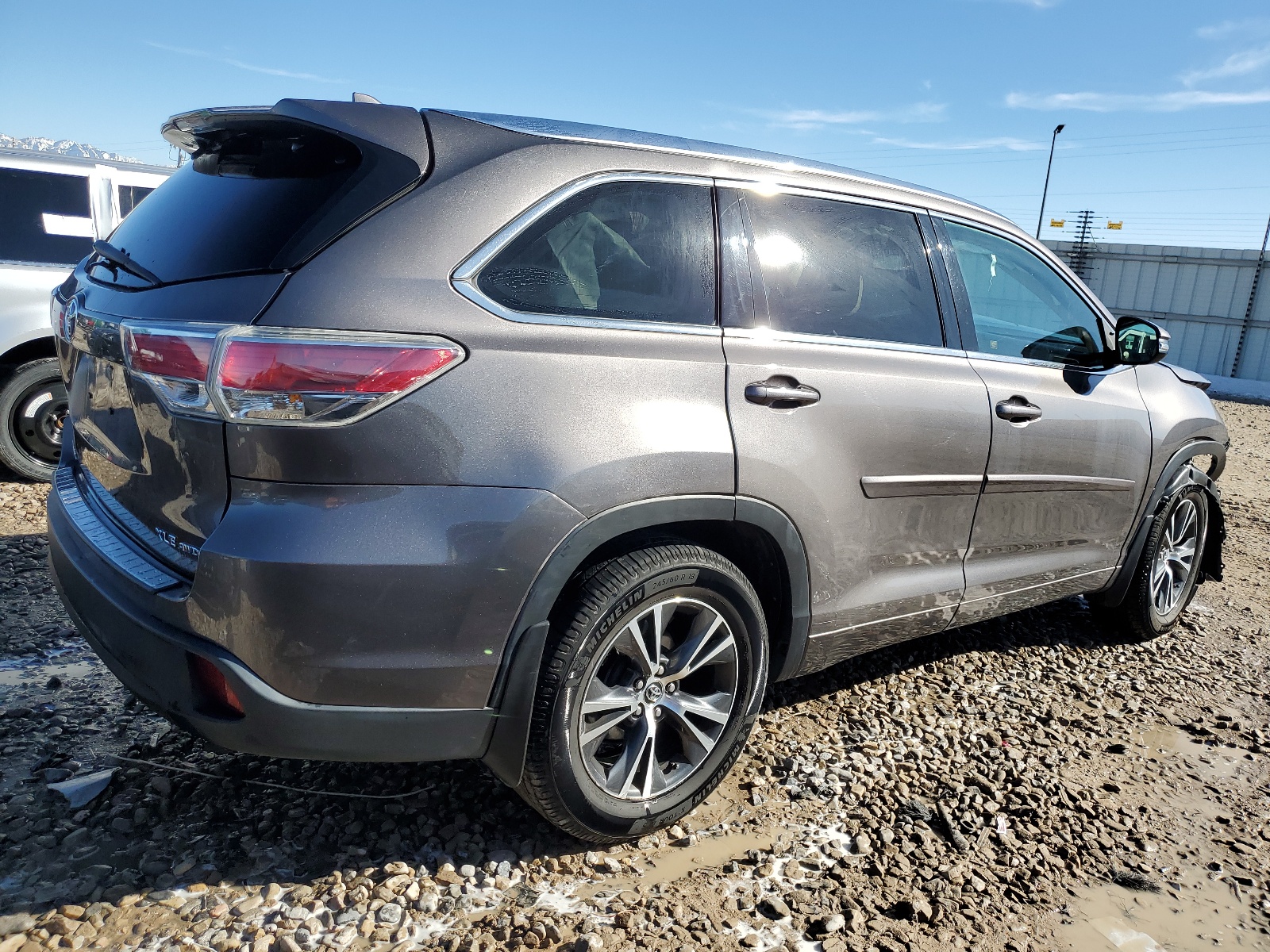 2016 Toyota Highlander Xle vin: 5TDJKRFH6GS506052