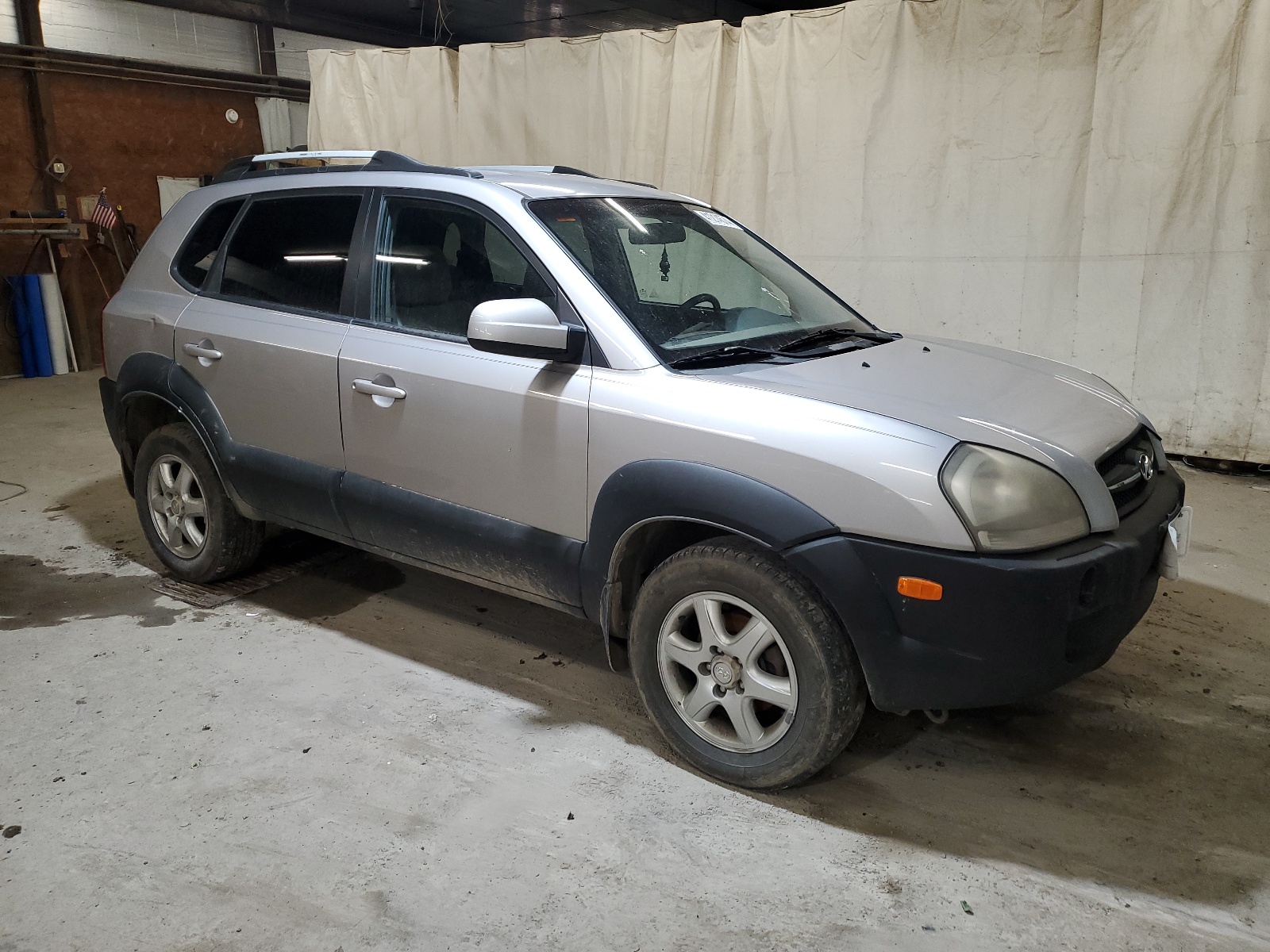 KM8JN72DX5U061768 2005 Hyundai Tucson Gls