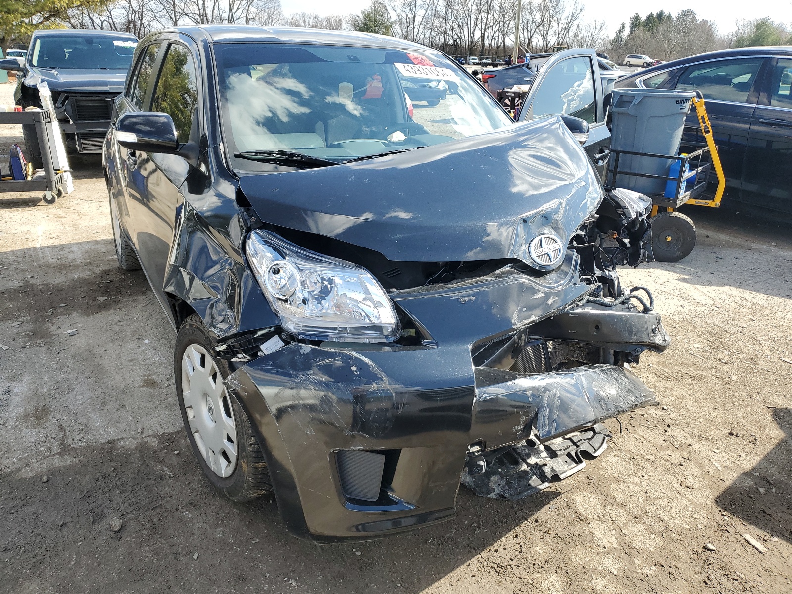 JTKKUPB4XE1045883 2014 Toyota Scion Xd