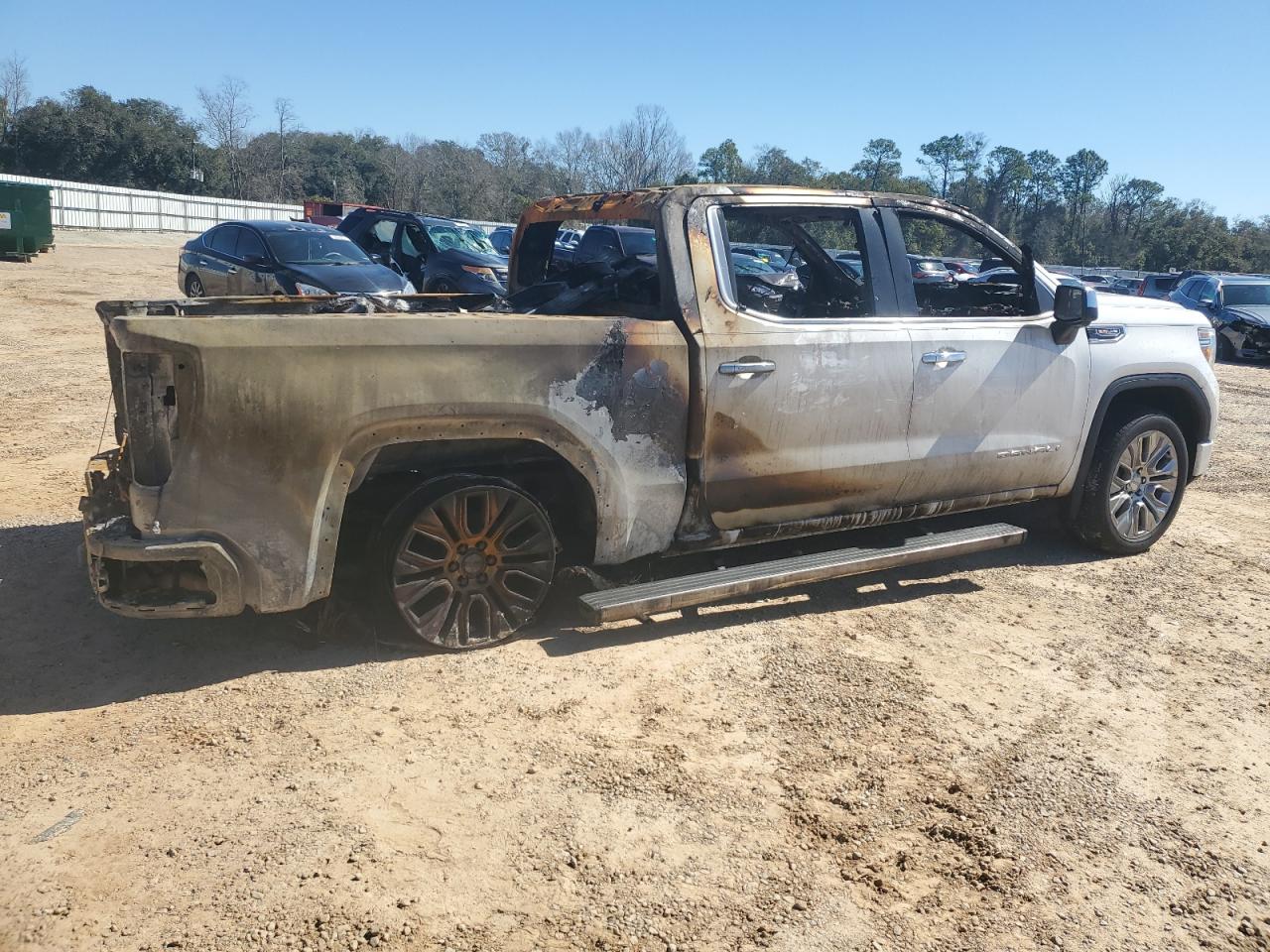 2022 GMC Sierra - Image 3