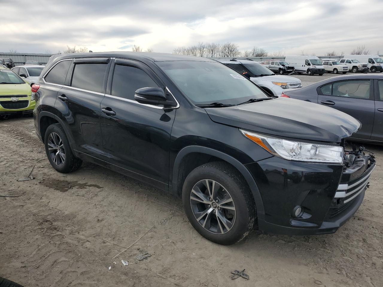 2017 Toyota Highlander Le VIN: 5TDZZRFH9HS222382 Lot: 42954704