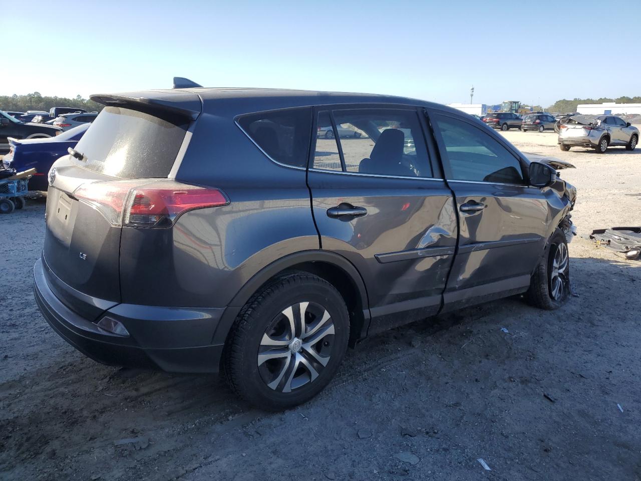 2017 Toyota RAV 4 - Image 4