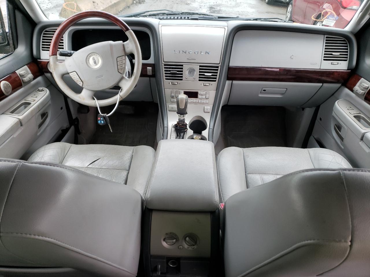 2005 Lincoln Aviator - Image 8