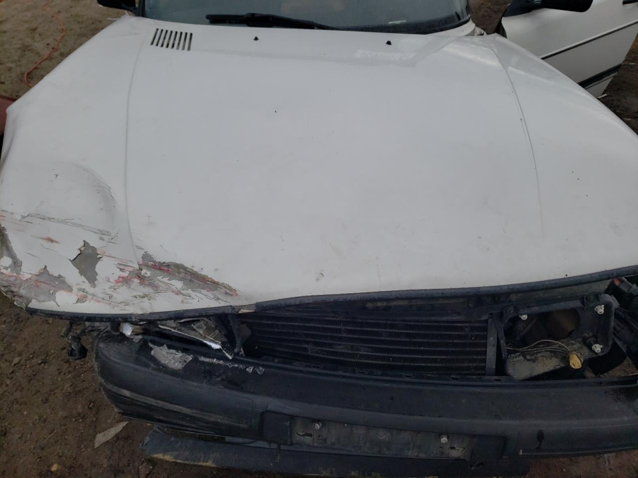 1988 Saab 900 - Image 13
