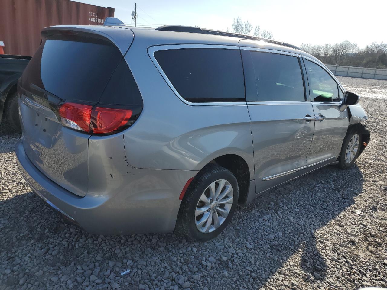 2C4RC1BG4HR526308 2017 Chrysler Pacifica Touring L