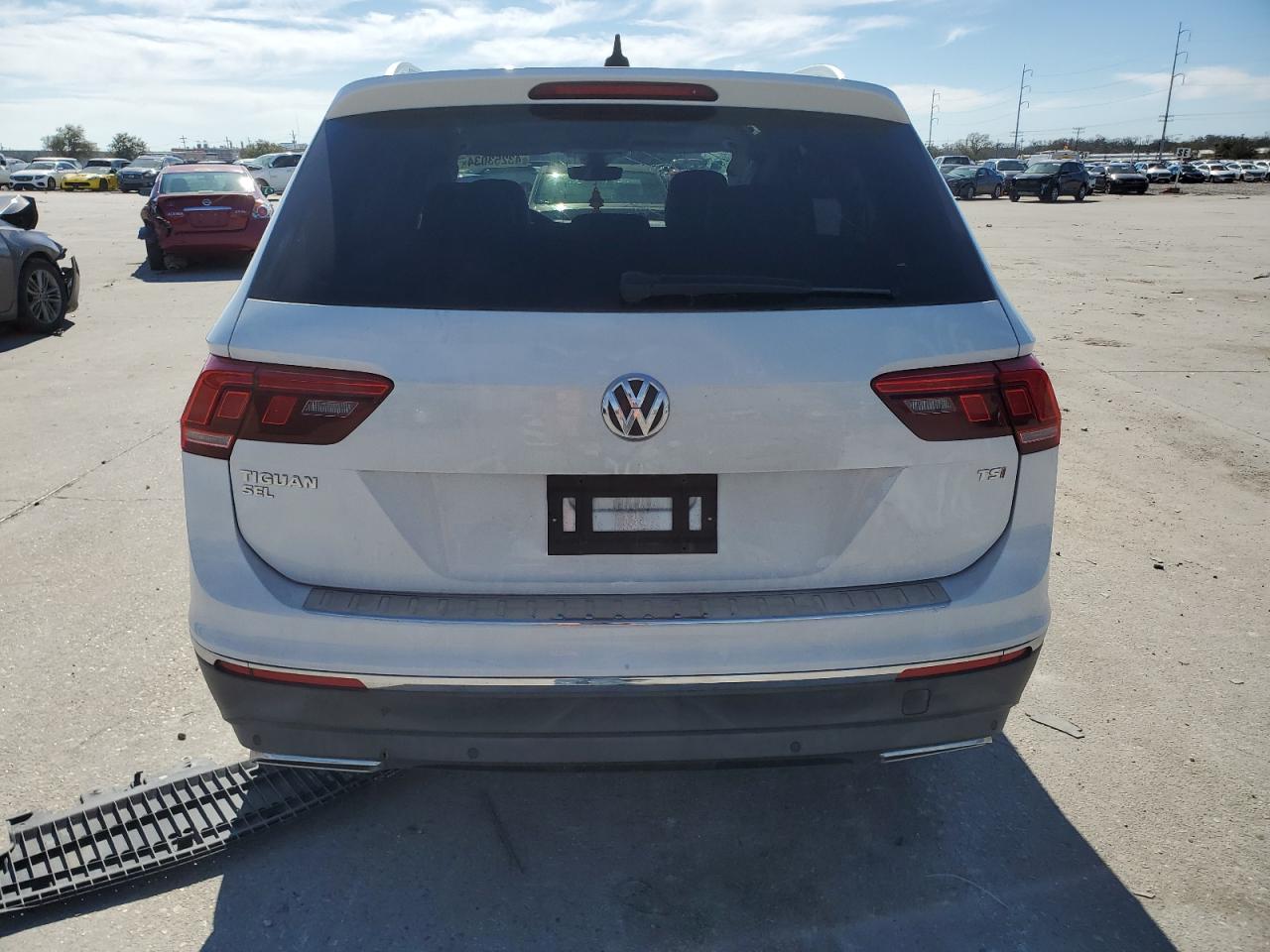 2018 Volkswagen Tiguan Sel Premium VIN: 3VV5B7AX0JM013223 Lot: 43253034