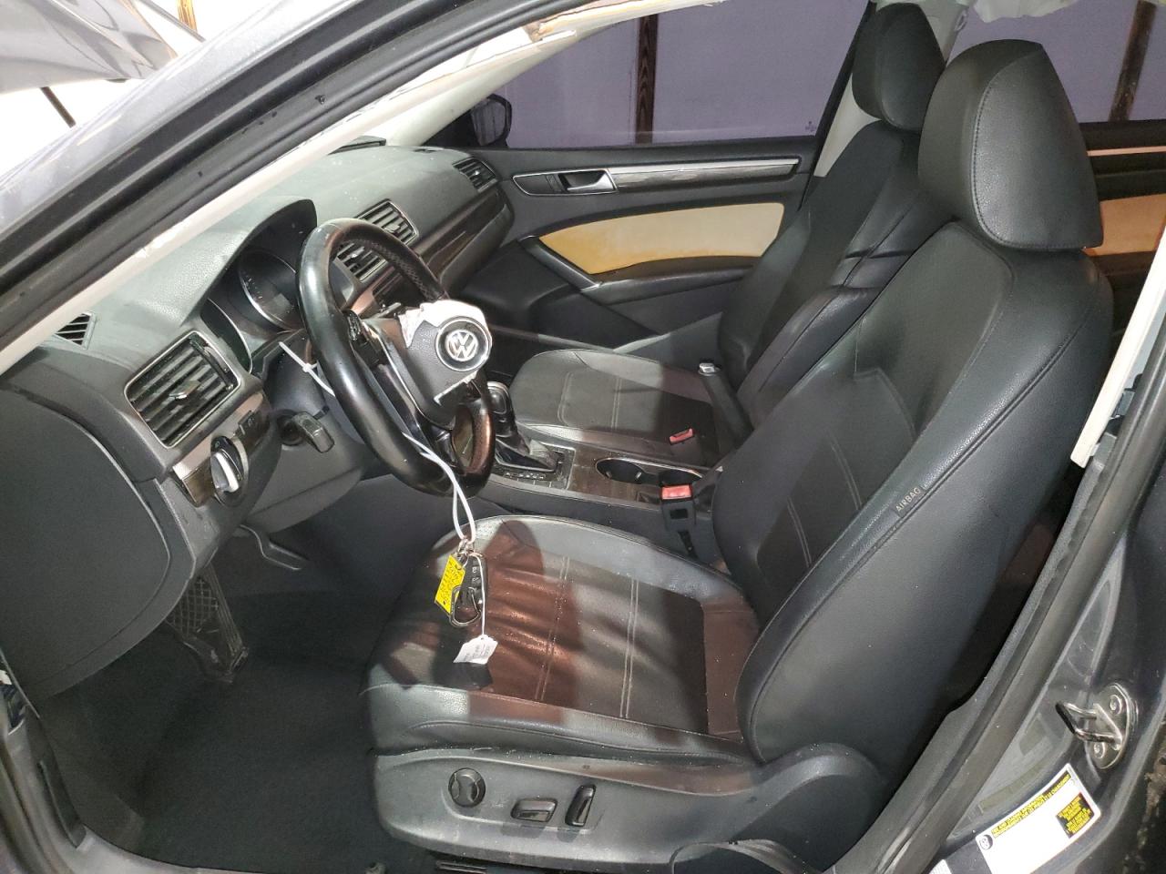 2016 Volkswagen Passat - Image 7