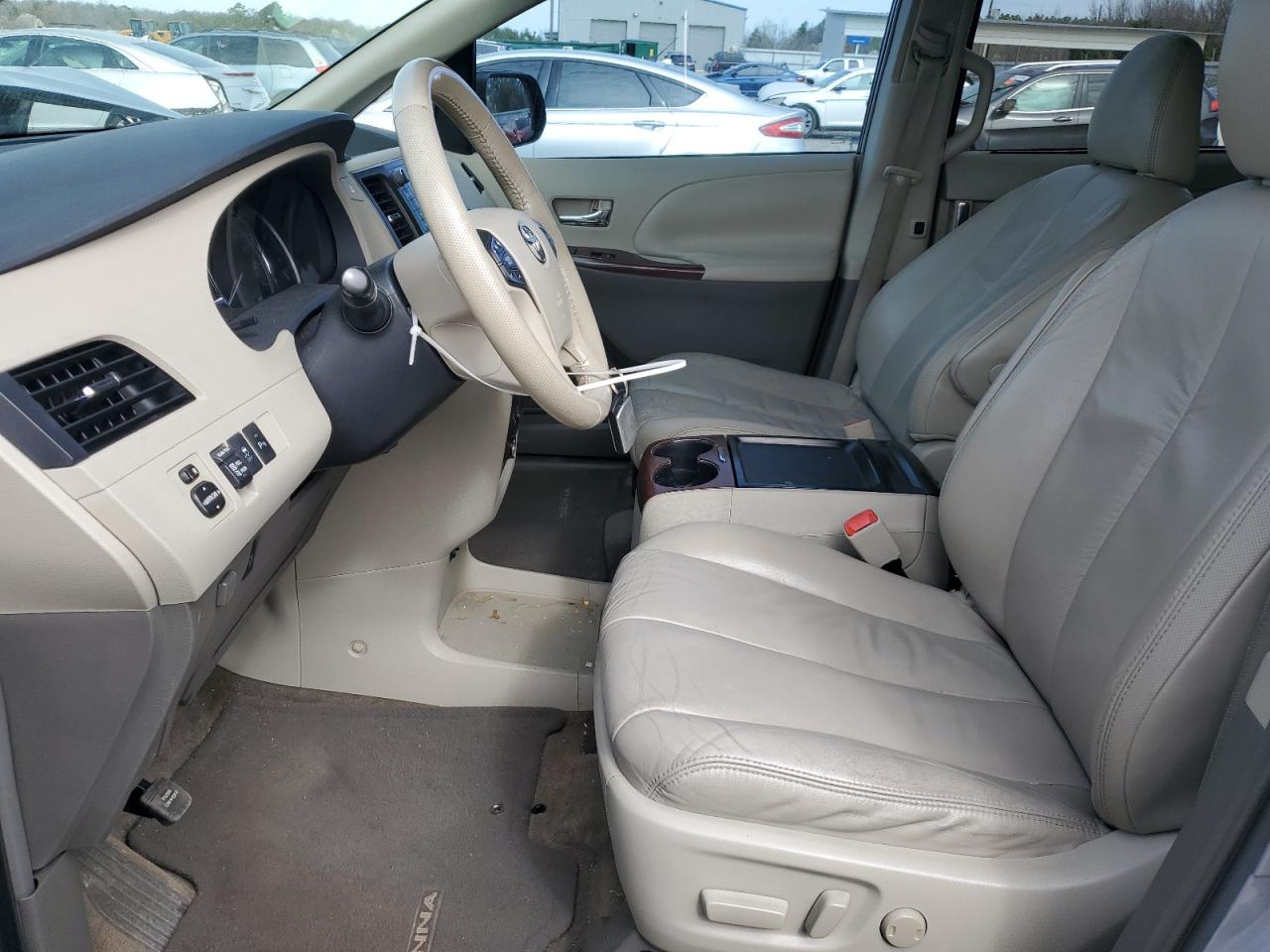 2011 Toyota Sienna Xle VIN: 5TDYK3DC1BS121963 Lot: 44811214