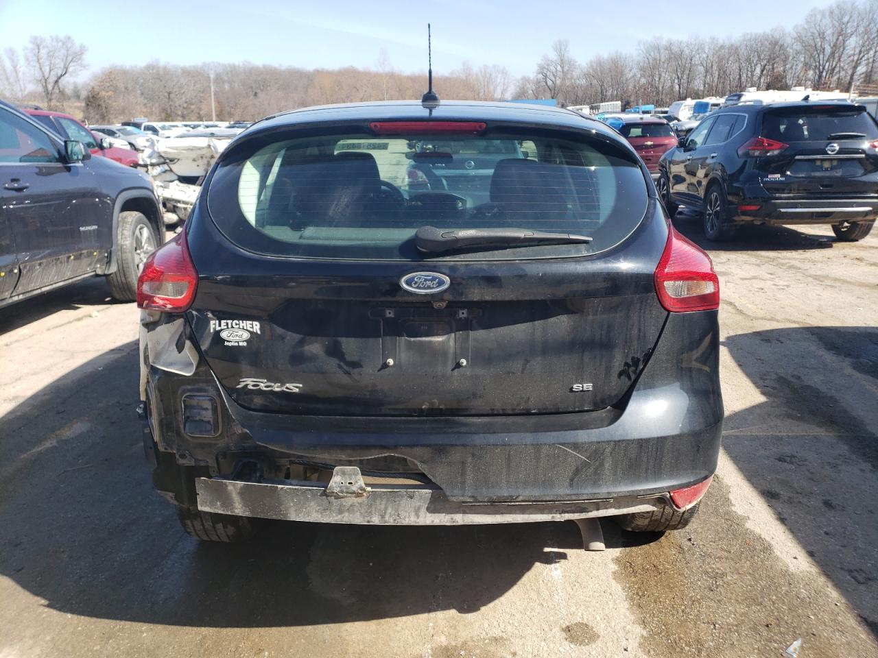 2018 Ford Focus Se VIN: 1FADP3K2XJL312300 Lot: 42818434