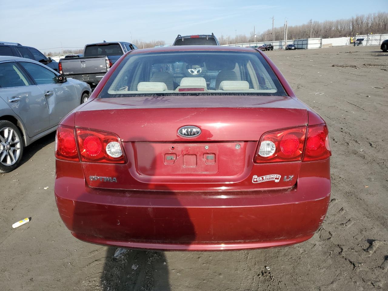 2008 Kia Optima Lx VIN: KNAGE123085196241 Lot: 57319624