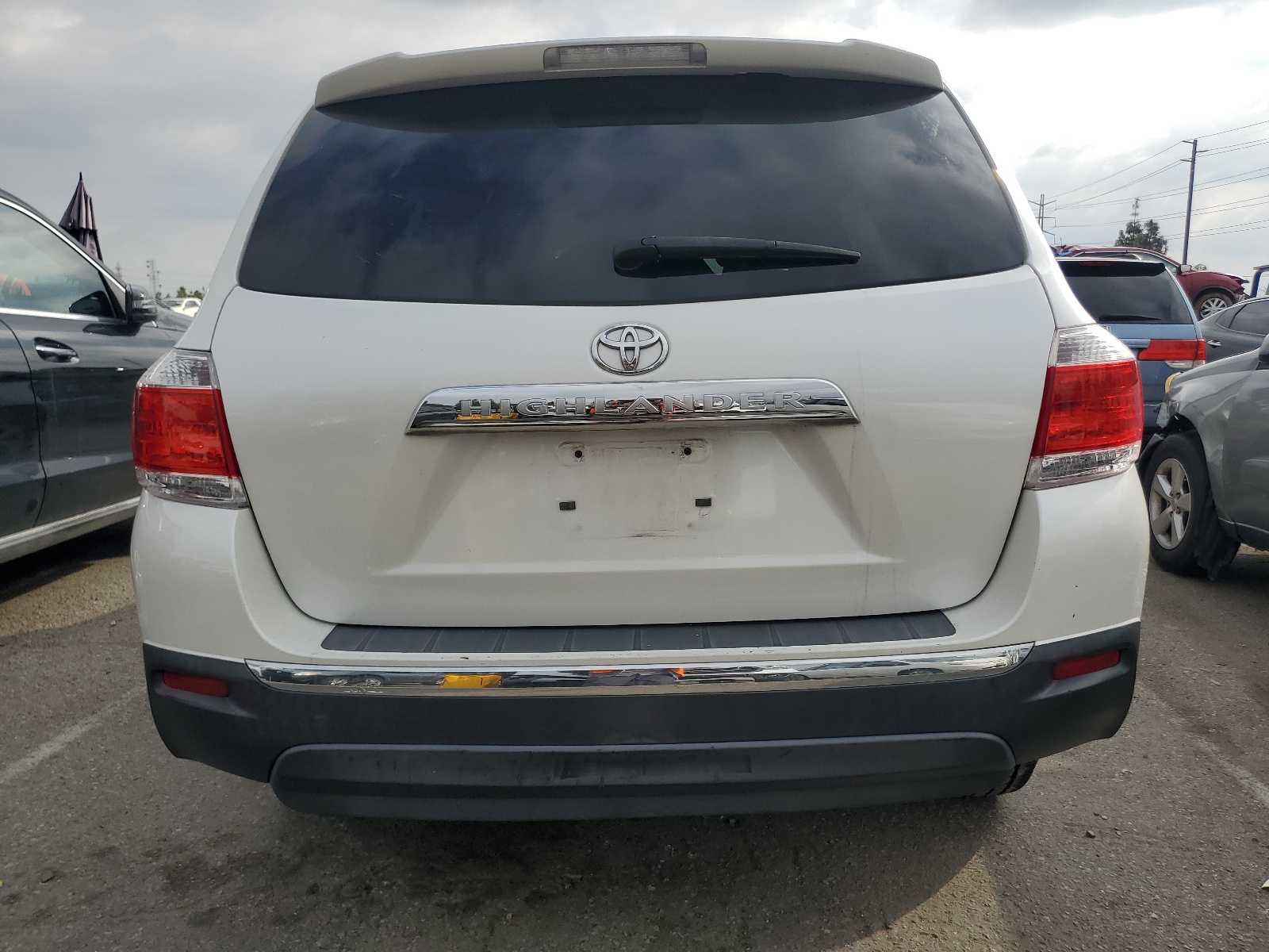 5TDZA3EH2BS011893 2011 Toyota Highlander Base