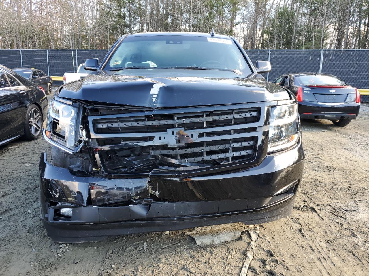 1GNSKBKC0KR385944 2019 Chevrolet Tahoe K1500 Lt