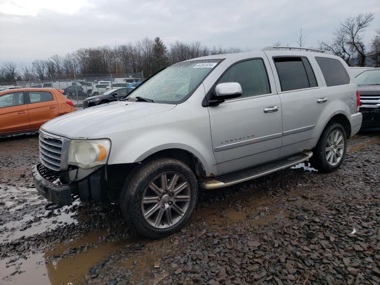2008 Chrysler Aspen Limited for Sale in Chalfont, PA - Front End