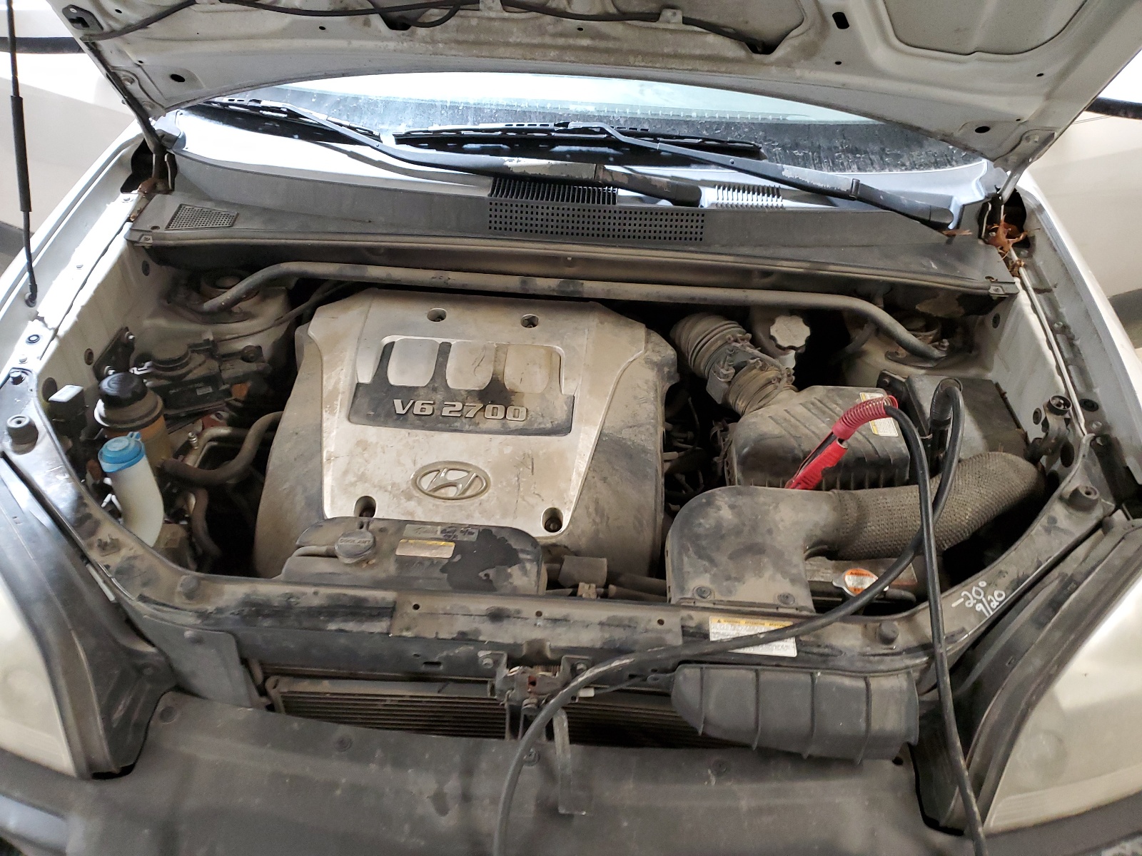 KM8JN72DX5U061768 2005 Hyundai Tucson Gls