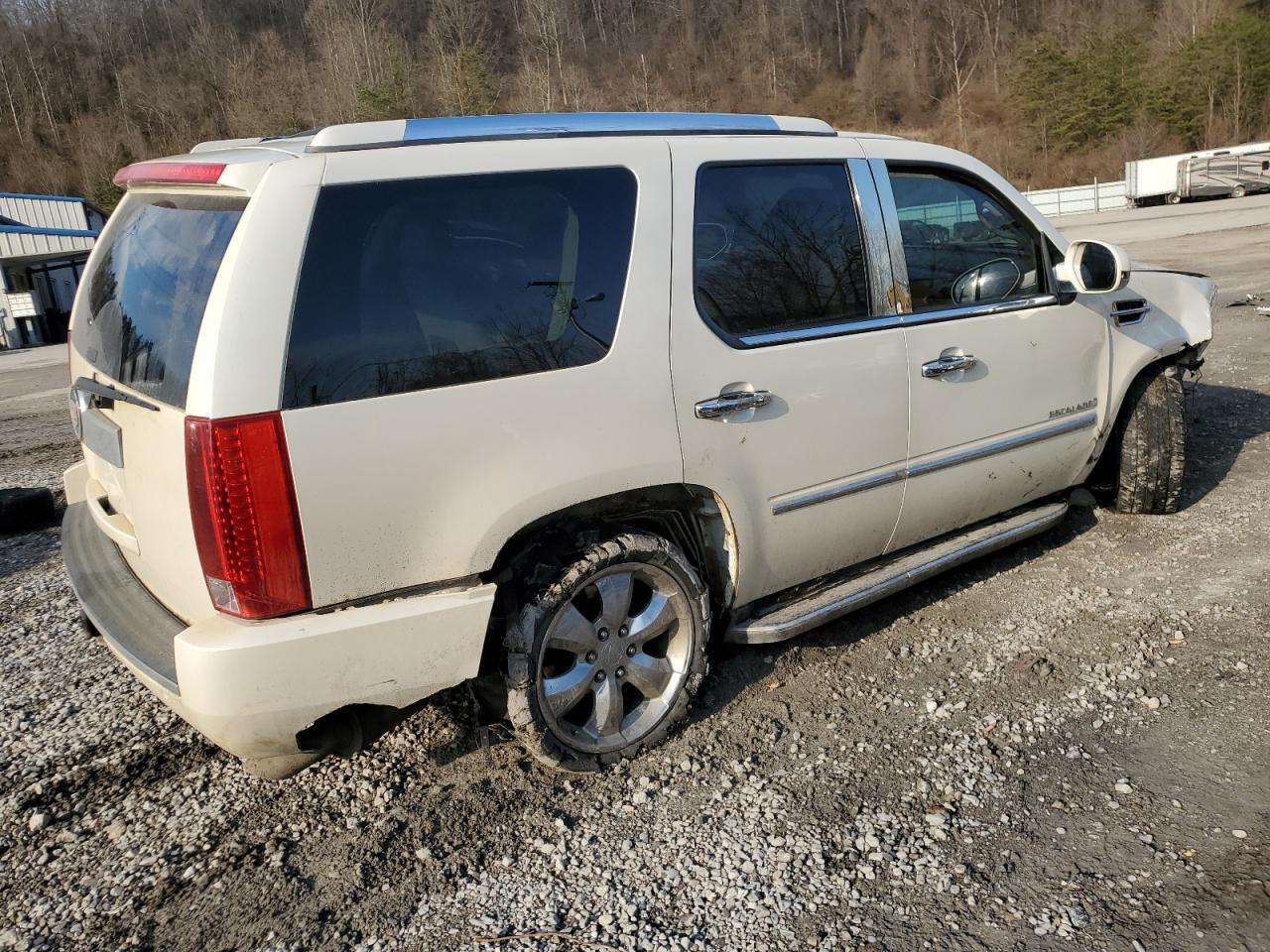 2007 Cadillac Escalade Luxury VIN: 1GYFK63807R342492 Lot: 43935284