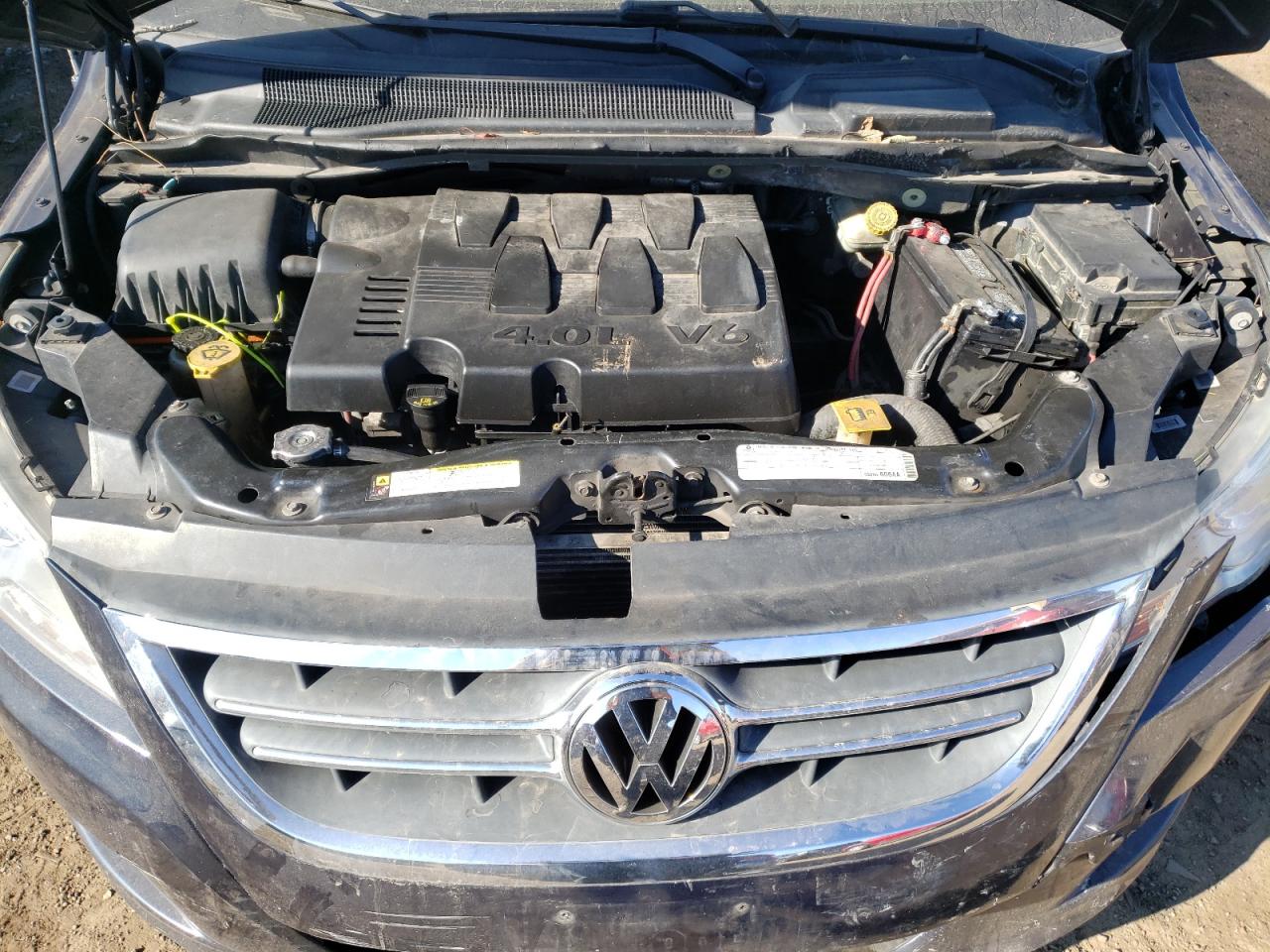 2V8HW54X99R543425 2009 Volkswagen Routan Sel