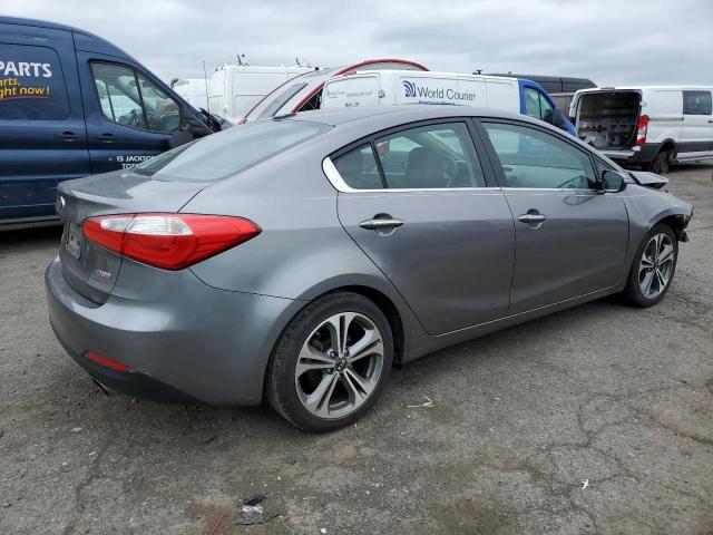 Sedans KIA FORTE 2015 Srebrny