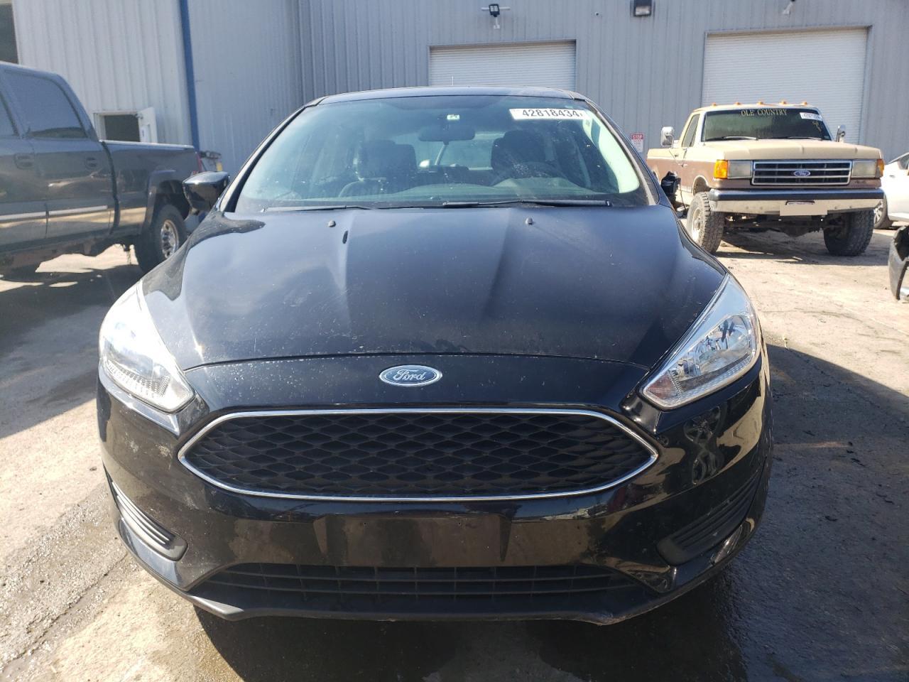 1FADP3K2XJL312300 2018 Ford Focus Se