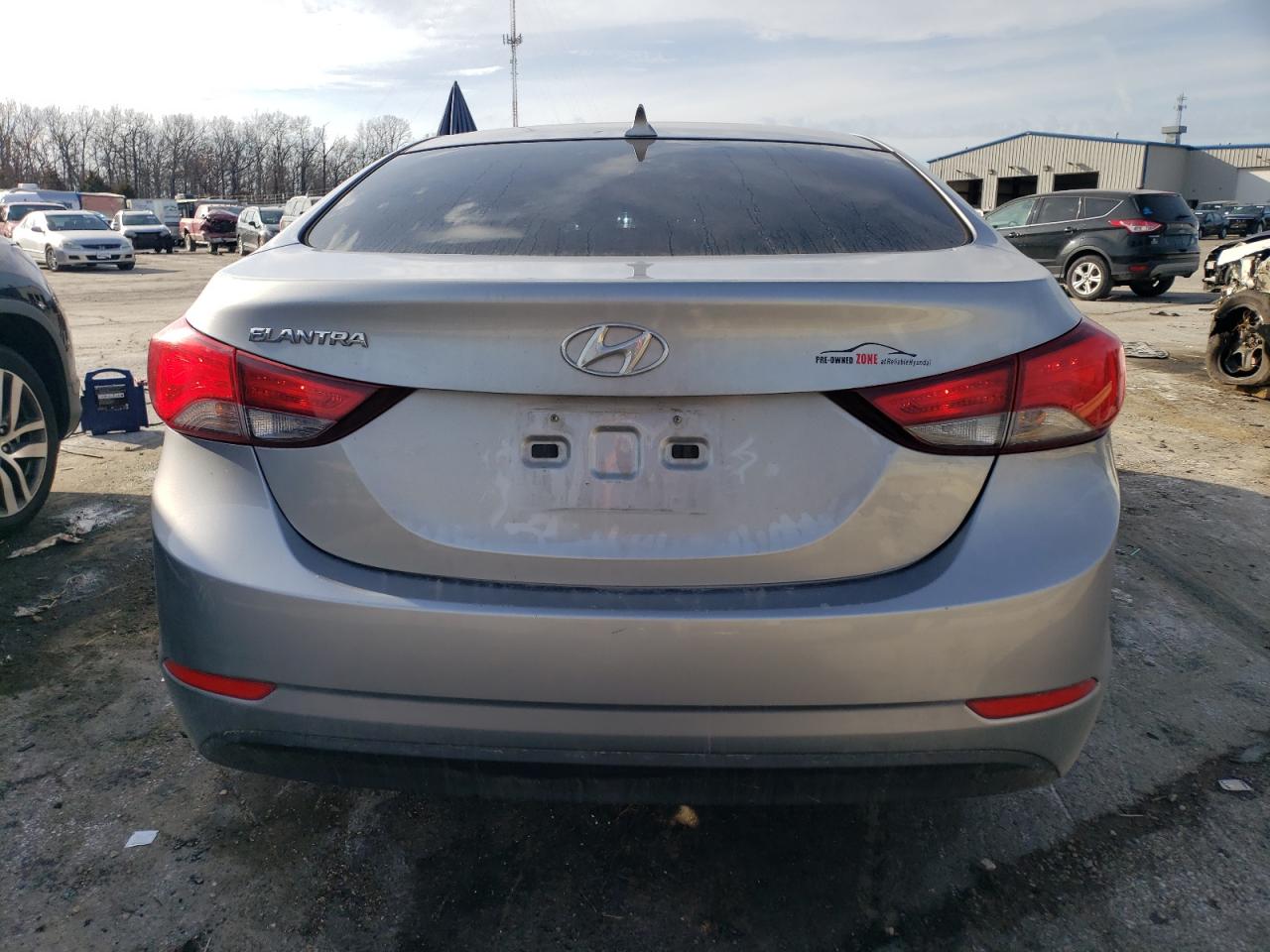 5NPDH4AE6FH581009 2015 Hyundai Elantra Se