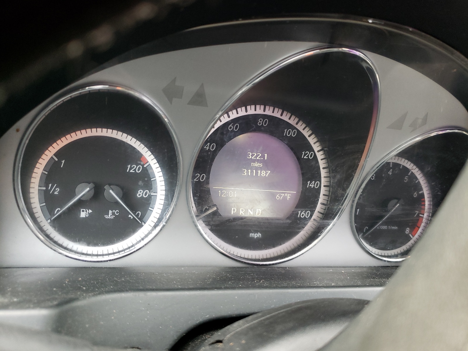 WDDGF5GBXBF640885 2011 Mercedes-Benz C 350