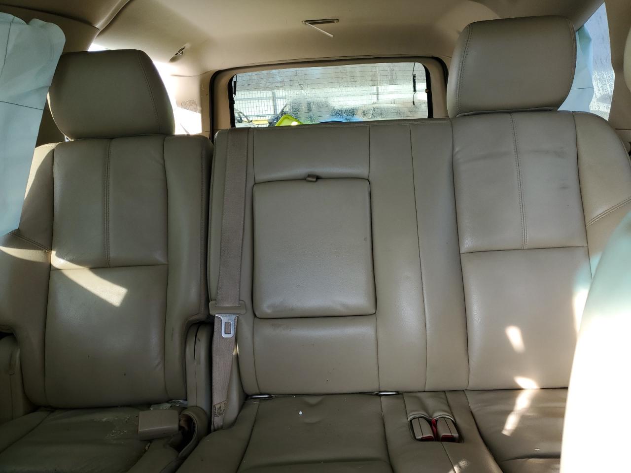 2011 Chevrolet Suburban C1500 Lt VIN: 1GNSCJE09BR218393 Lot: 41403424