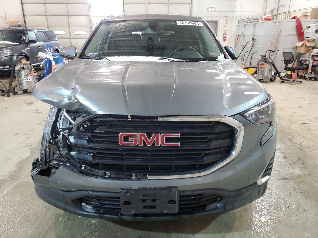 3GKALMEV2JL402943 2018 GMC Terrain Sle