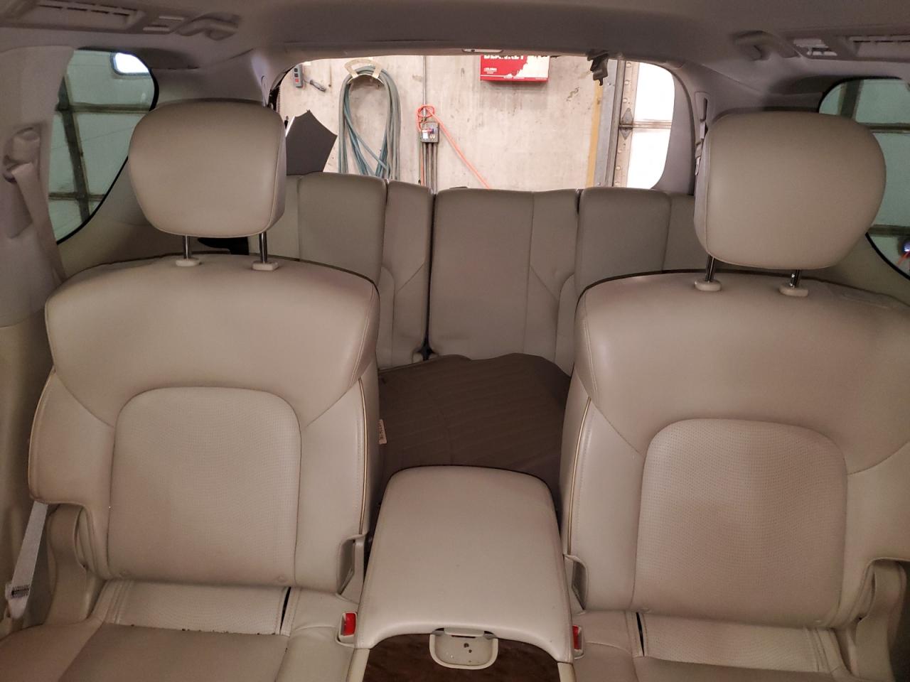 2017 Infiniti QX80 - Image 10