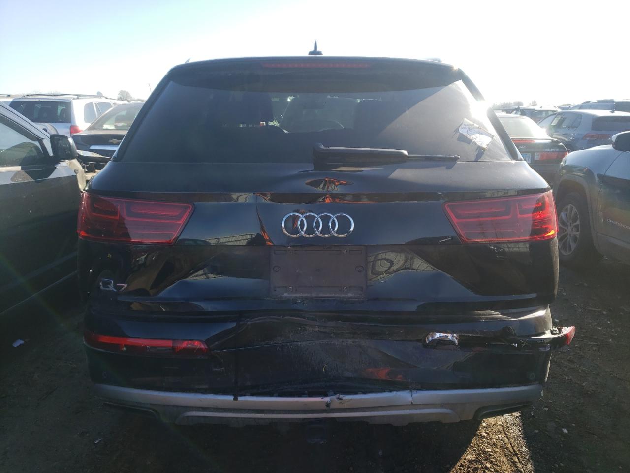 WA1LHAF71KD026306 2019 Audi Q7 Premium Plus