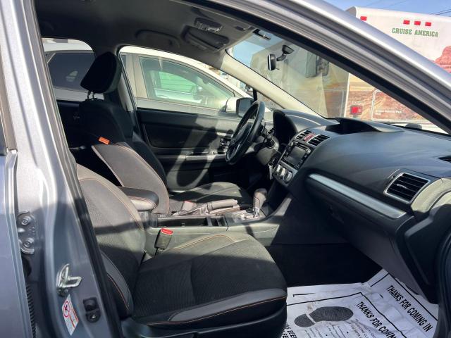 Паркетники SUBARU CROSSTREK 2017 Серебристый