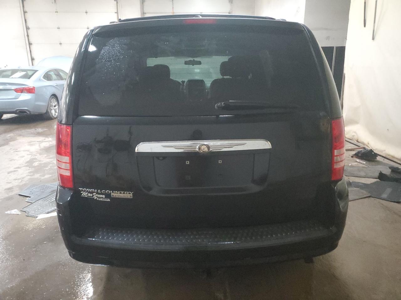 2008 Chrysler Town & Country Touring VIN: 2A8HR54PX8R680853 Lot: 43912044